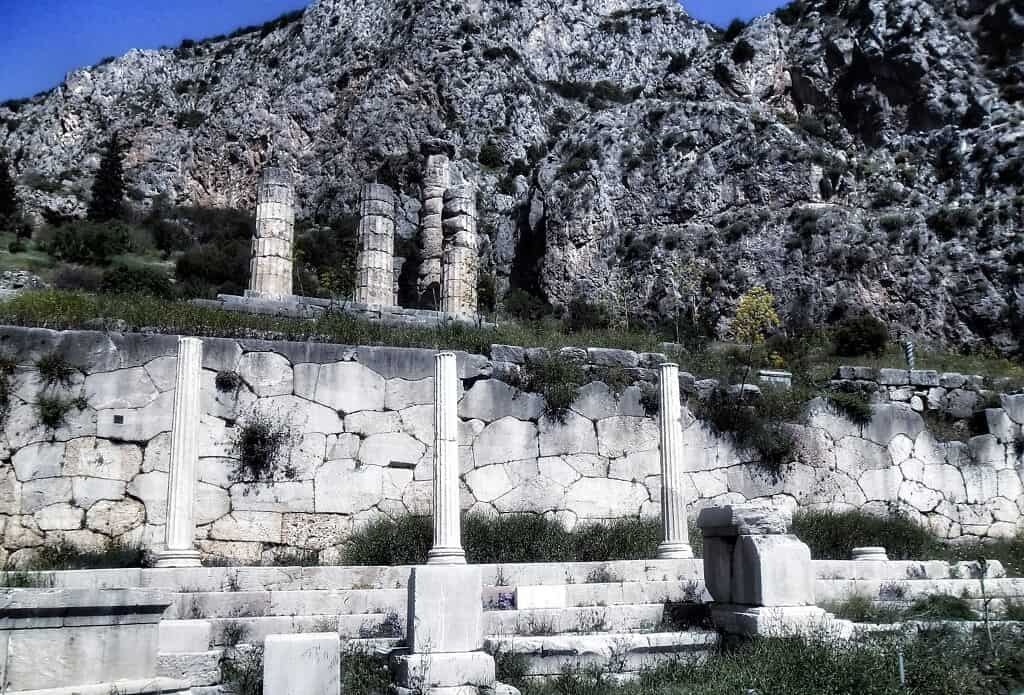Αγορά Αθηναίων στους Δελφούς