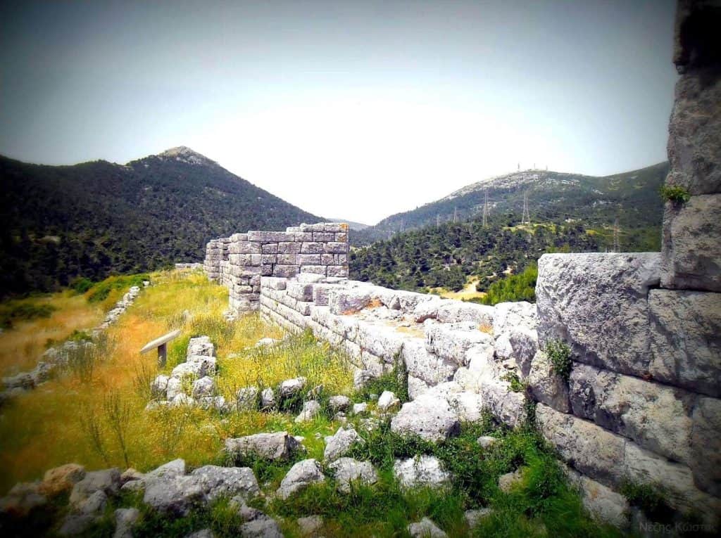 Φρούριο Ελευθερών - τείχη